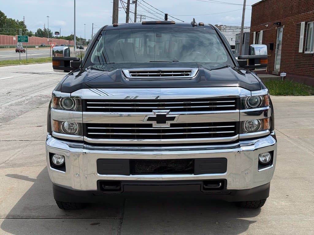 Photo 2 of 2019 Chevrolet Silverado 2500HD LTZ