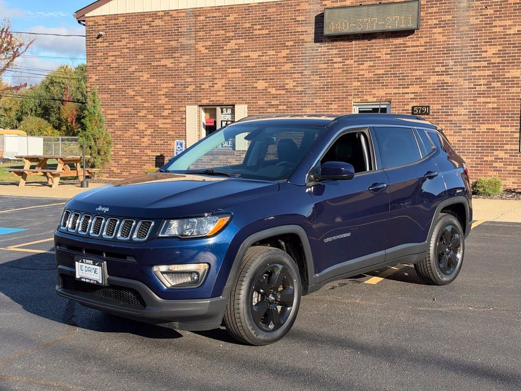 2018 Jeep Compass Latitude - Image 2
