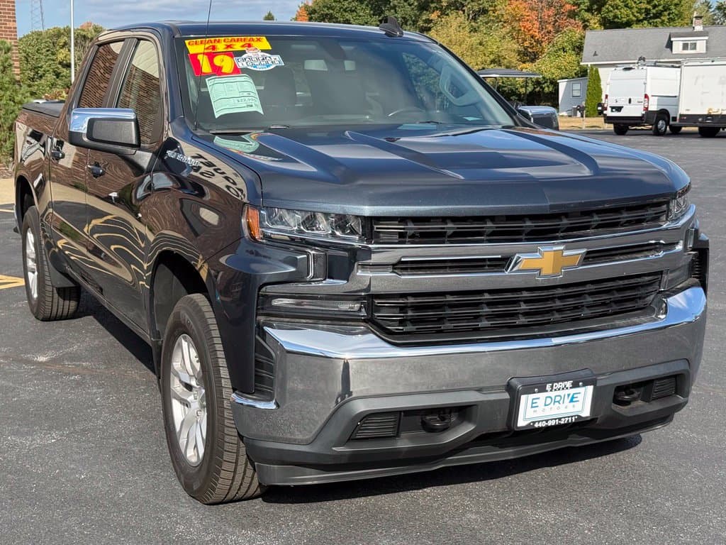 2019 Chevrolet Silverado 1500 LT - Image 3