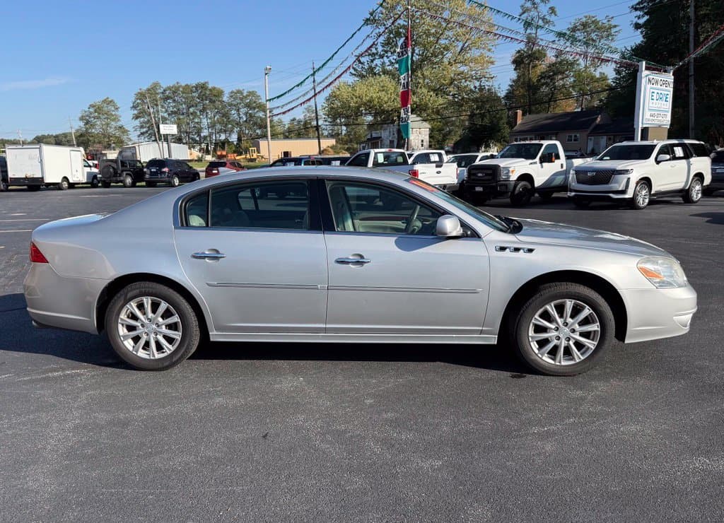 2011 Buick Lucerne CXL - Image 5
