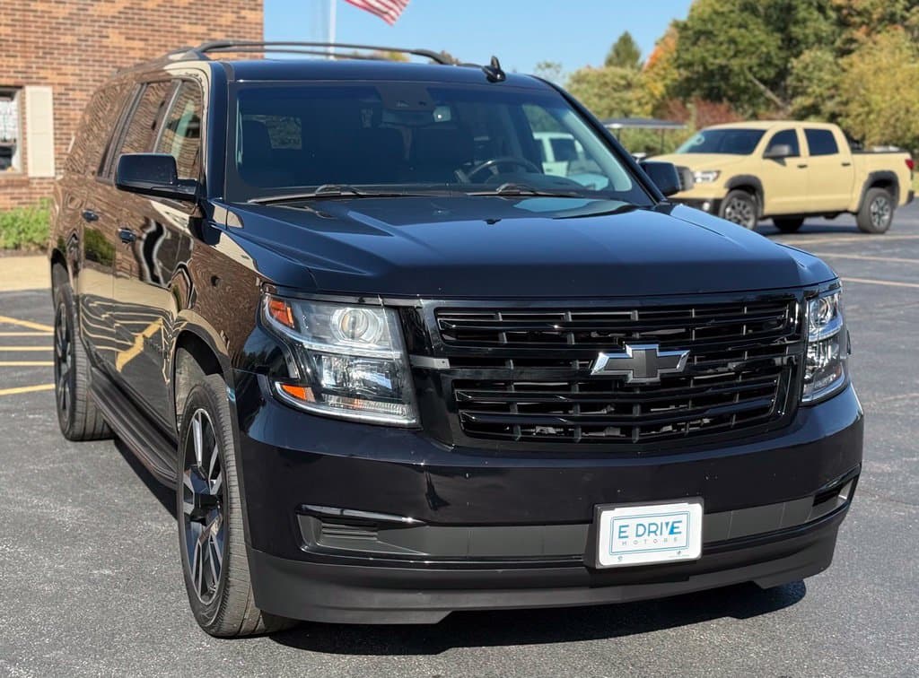 Photo 3 of 2018 Chevrolet Suburban LT