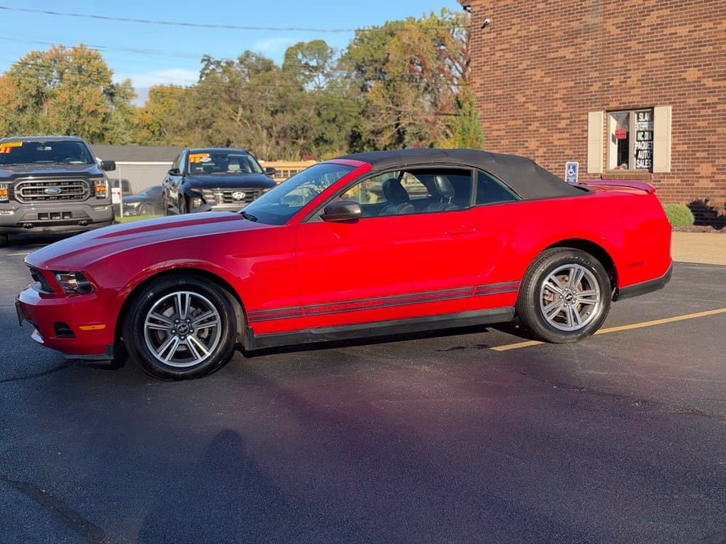 2010 Ford Mustang V6 - Image 3