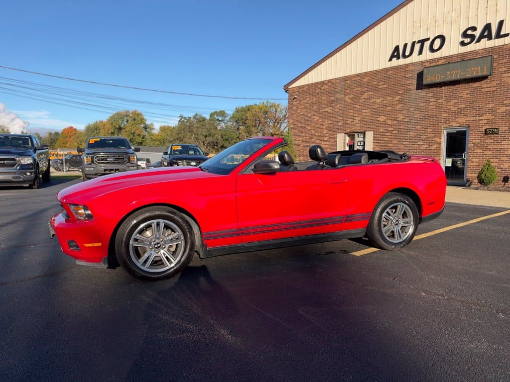 2010 Ford Mustang V6 - Image 2